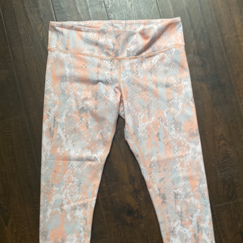 COPY - ALO  reptile print  leggings size large Retail $118. 🔥🔥